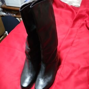Elegant Black Leather Boots